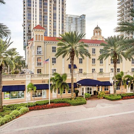Hampton Inn & Suites St. Petersburg/Downtown Екстер'єр фото