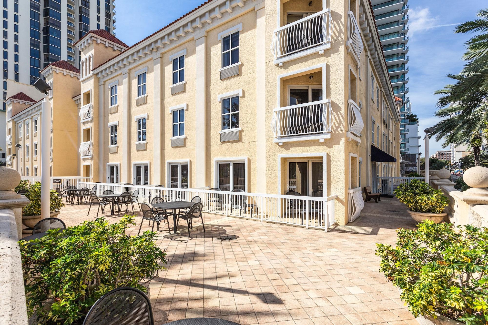 Hampton Inn & Suites St. Petersburg/Downtown Екстер'єр фото