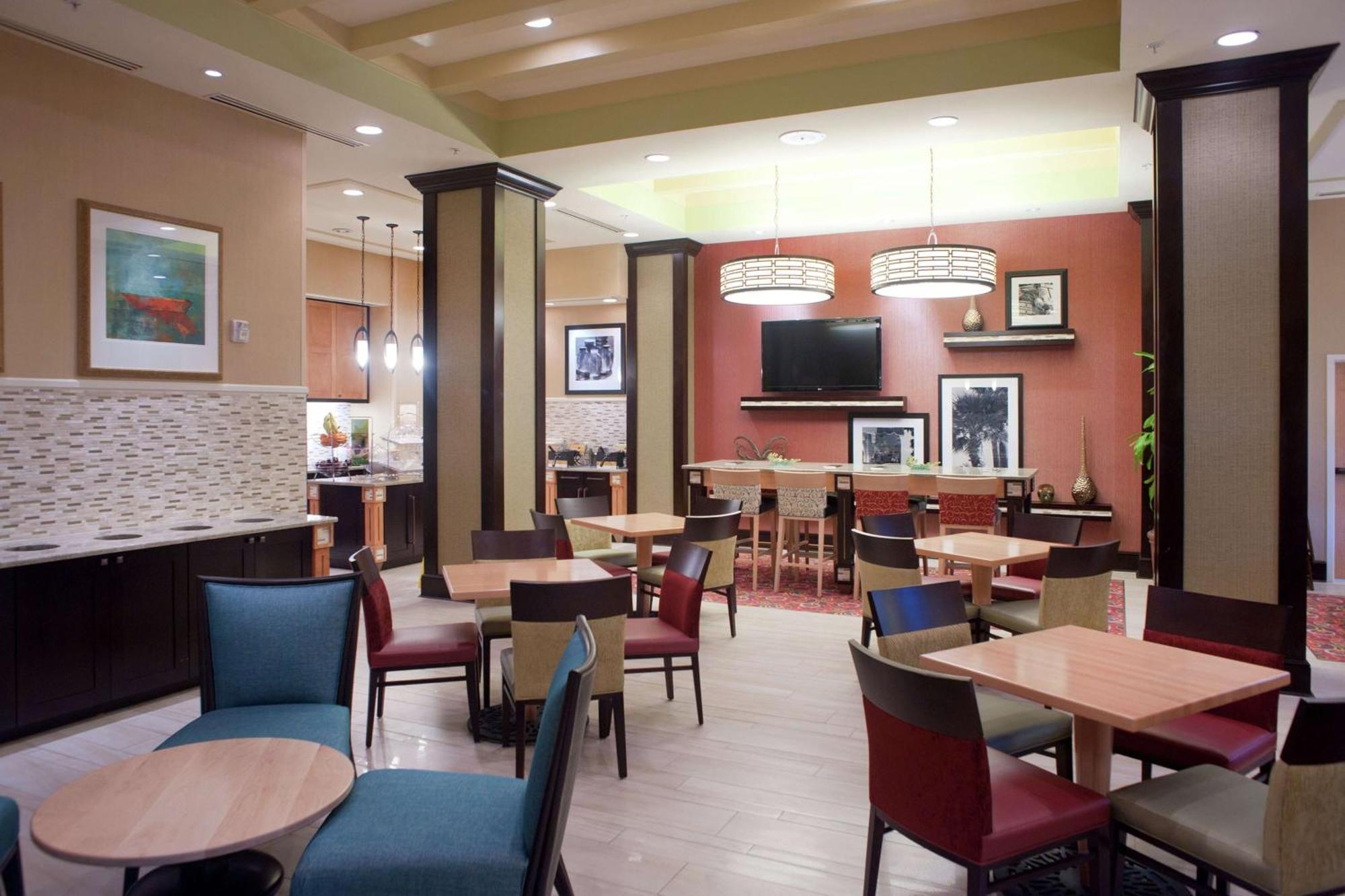 Hampton Inn & Suites St. Petersburg/Downtown Екстер'єр фото