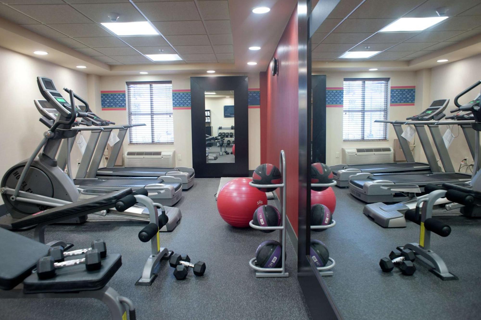 Hampton Inn & Suites St. Petersburg/Downtown Екстер'єр фото