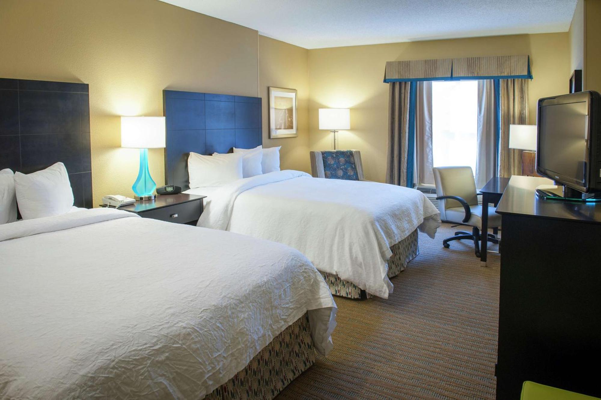 Hampton Inn & Suites St. Petersburg/Downtown Екстер'єр фото
