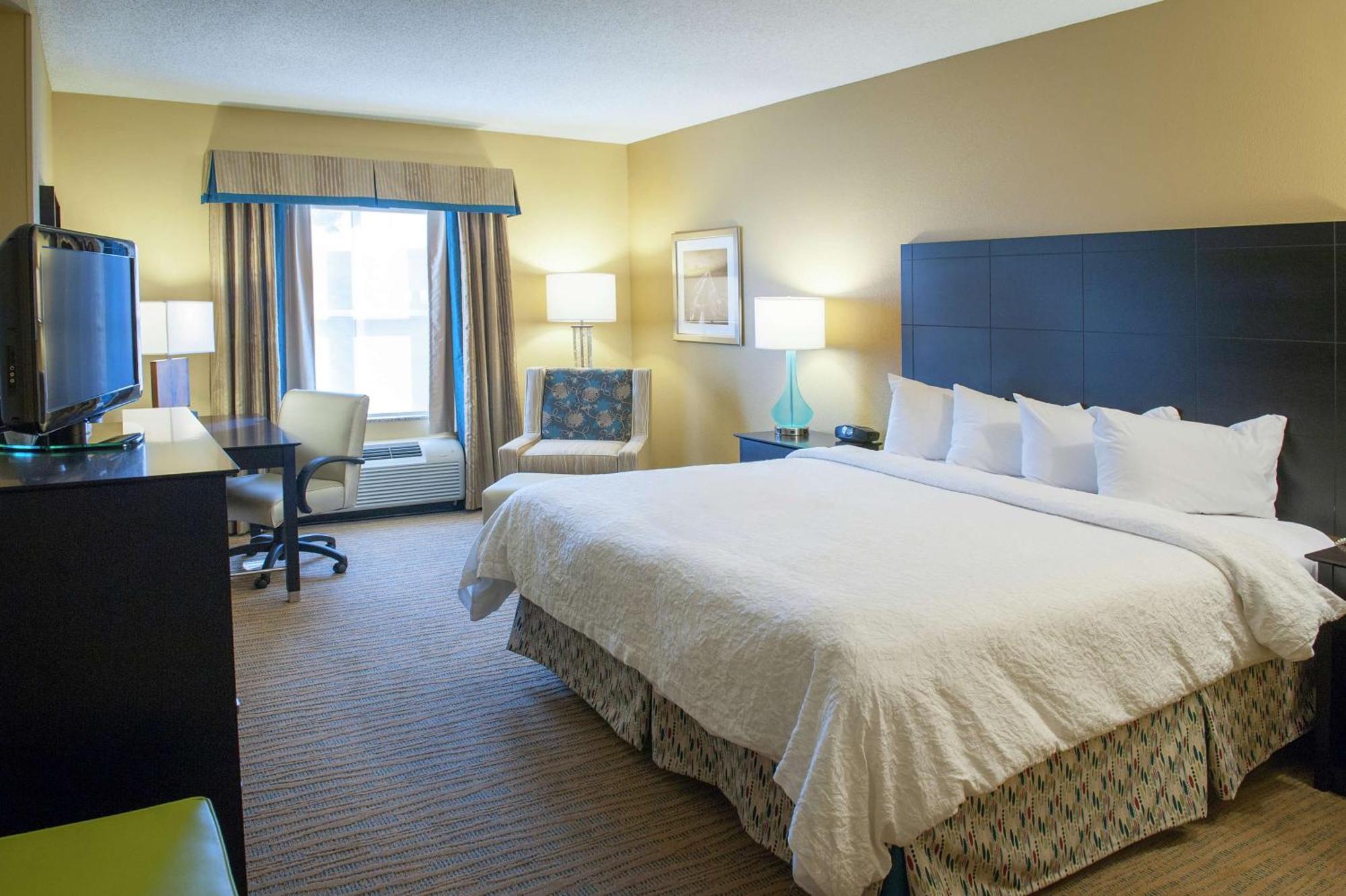 Hampton Inn & Suites St. Petersburg/Downtown Екстер'єр фото