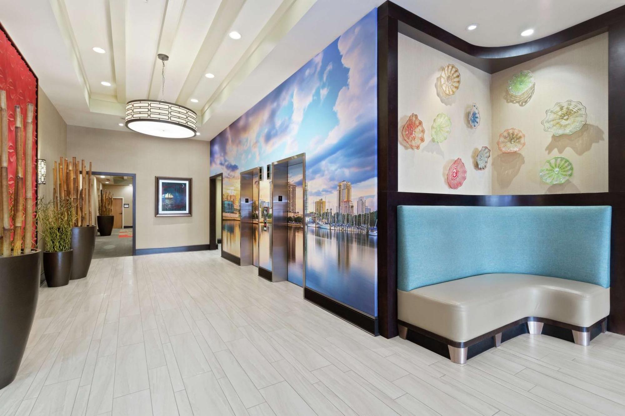 Hampton Inn & Suites St. Petersburg/Downtown Екстер'єр фото