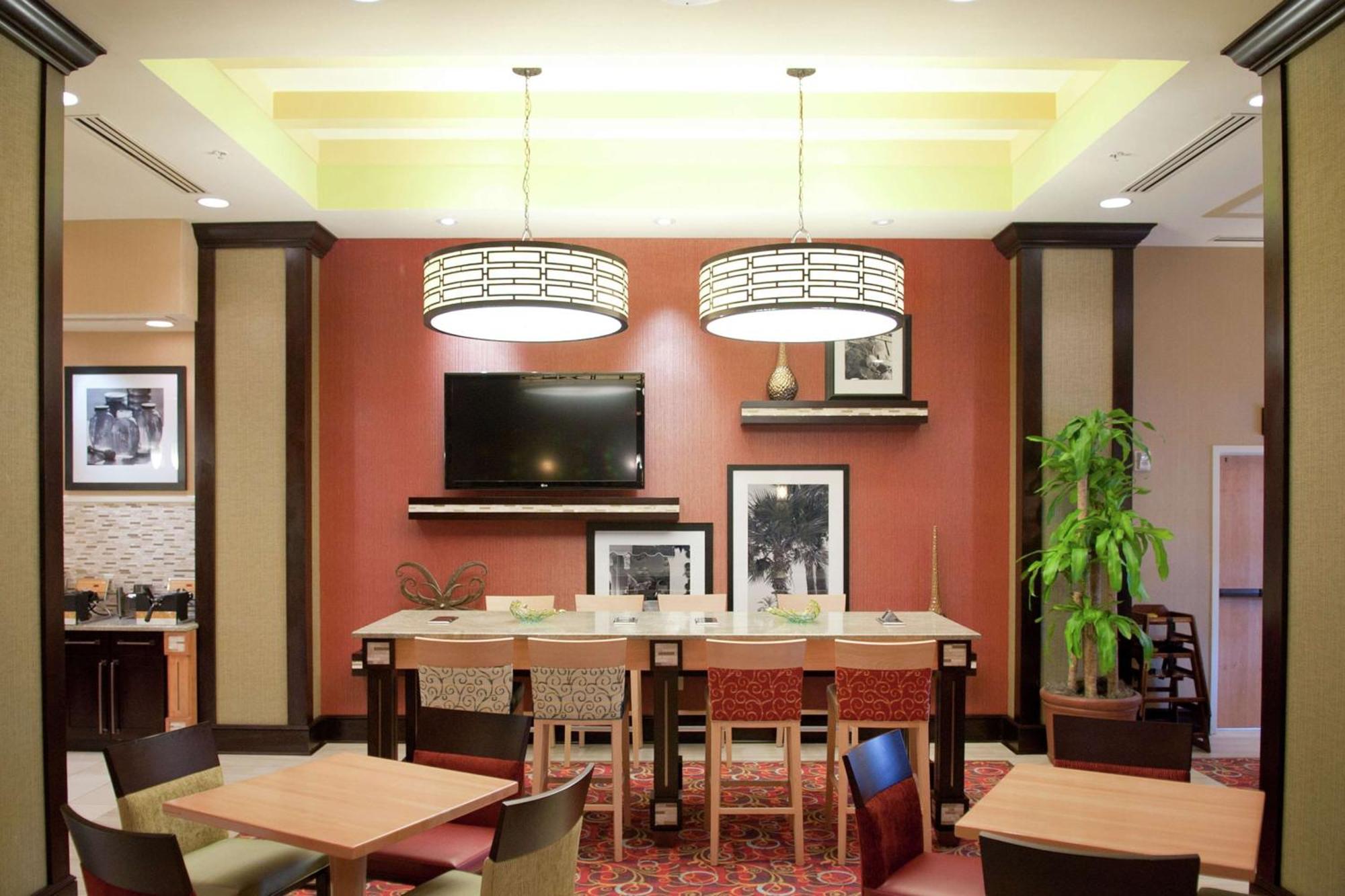 Hampton Inn & Suites St. Petersburg/Downtown Екстер'єр фото