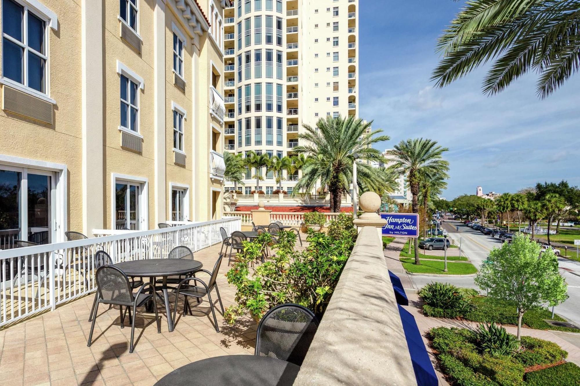 Hampton Inn & Suites St. Petersburg/Downtown Екстер'єр фото
