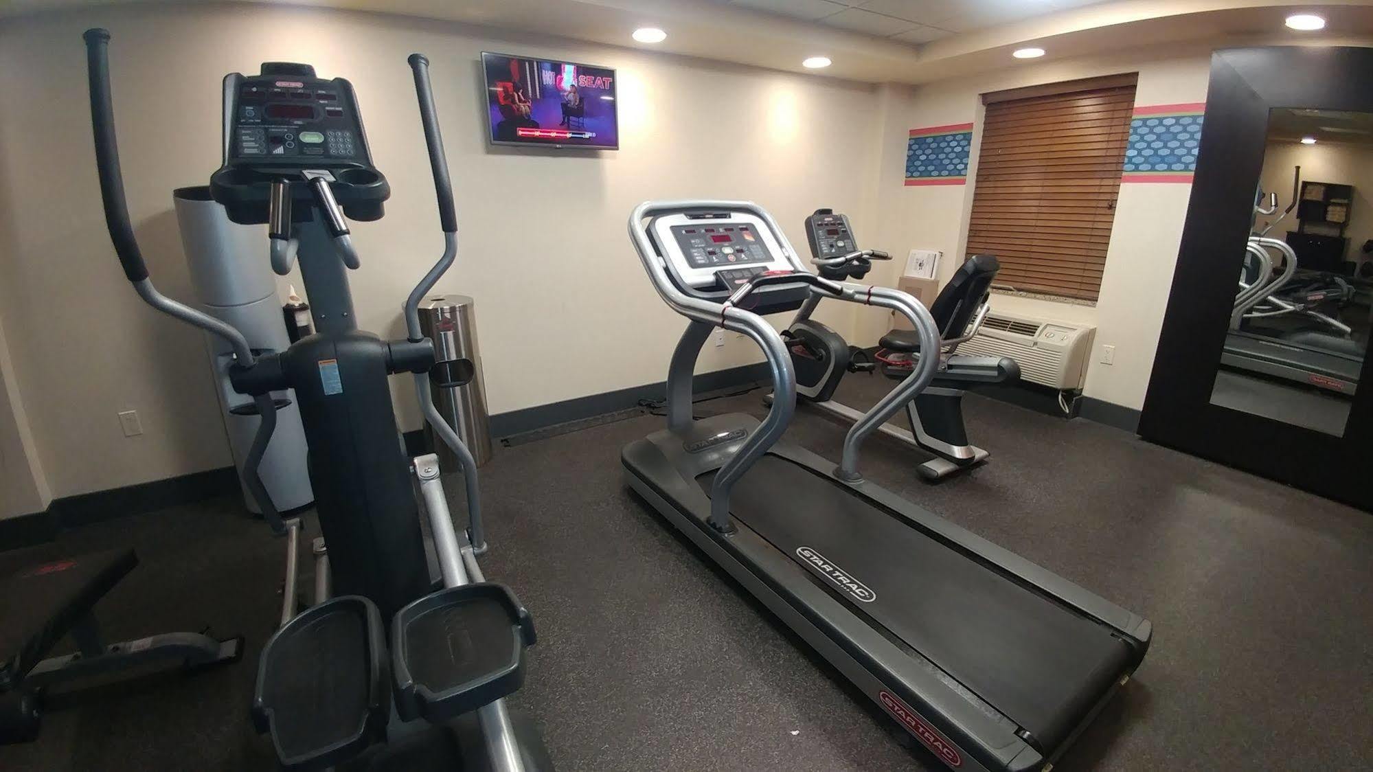 Hampton Inn & Suites St. Petersburg/Downtown Екстер'єр фото